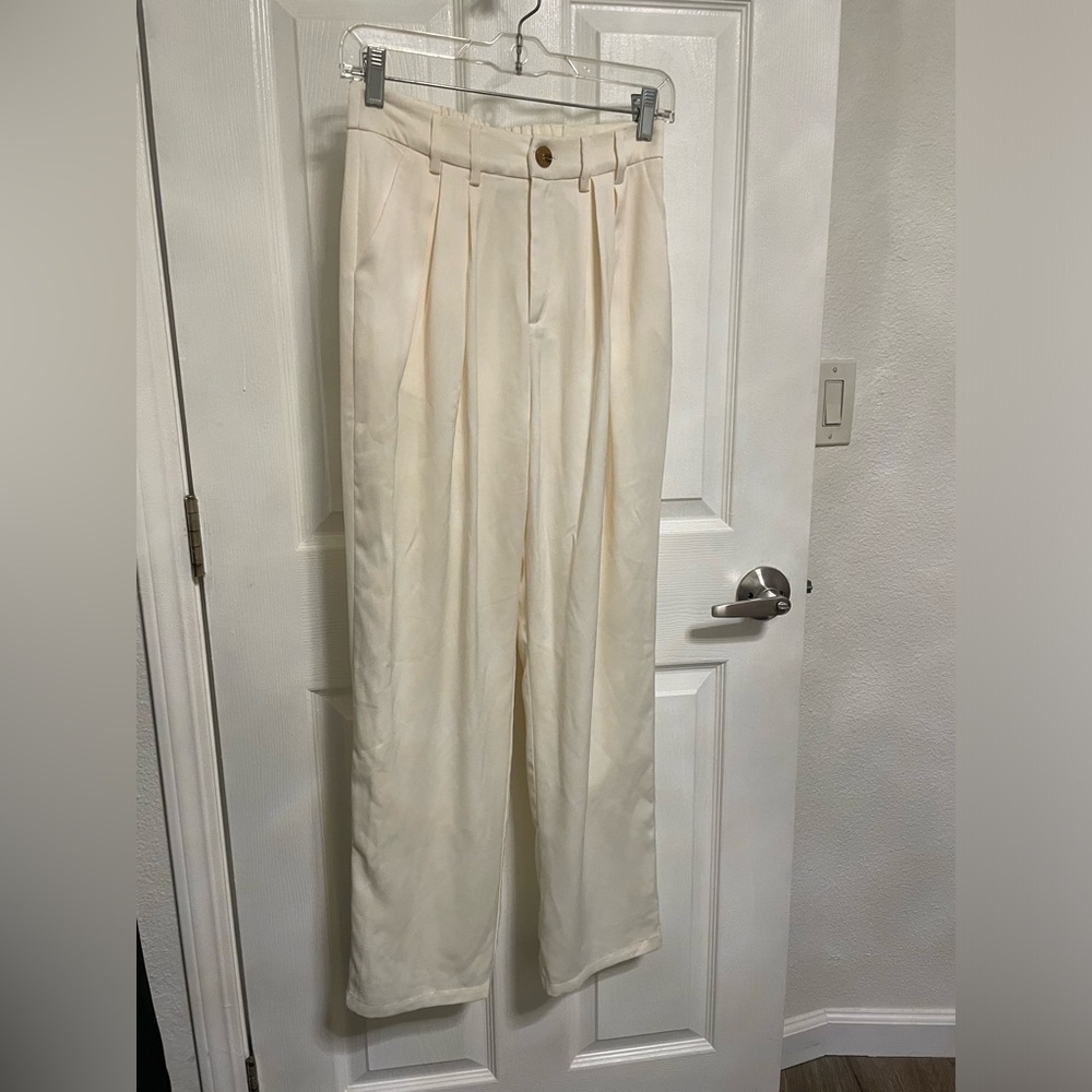 Lulu’s High Waisted Ivory Pleated Trousers Sophisticated Soft and Lined S